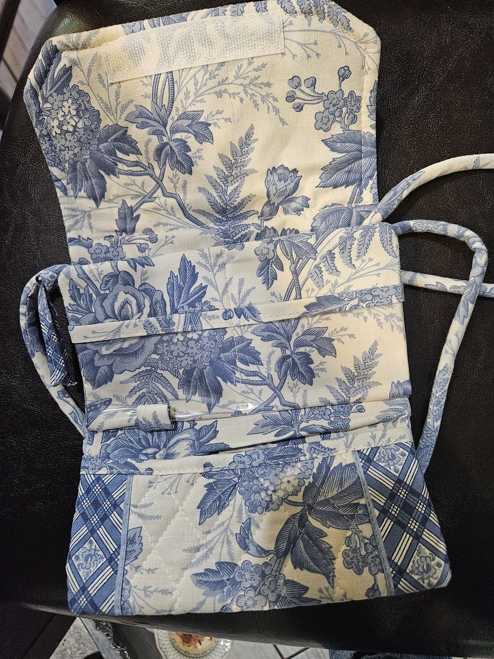 Vera Bradley Blue and White Quilted Patchwork Crossbody bag - Picture 3 of 3
